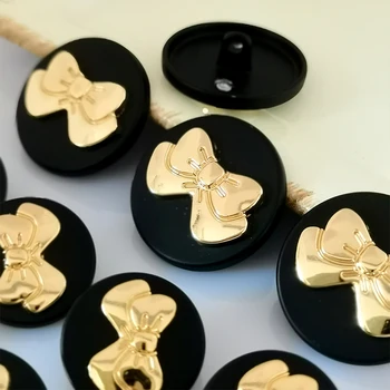 18 / 23mm Siyah Yuvarlak Metal Düğmeler Altın Yay Dekor Dikiş Aksesuarları Yüksek Kaliteli Düğme Kadın Konfeksiyon İğne DIY Giyim