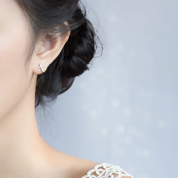 Modian 100 % Gerçek 925 Ayar Gümüş Temizle CZ Çapraz Klip Küpe Kadınlar İçin Moda Klasik Kadın Kore Gümüş Güzel Takı