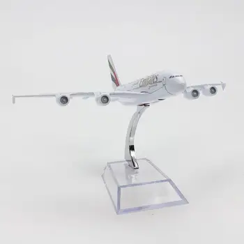 Simülasyon Ölçekli Bae Birleşik Arap Uçak Modeli Braketi Havayolu A380 Şeffaf Uçak Oyuncak + Alaşım ışık Hediyeler V5ı4