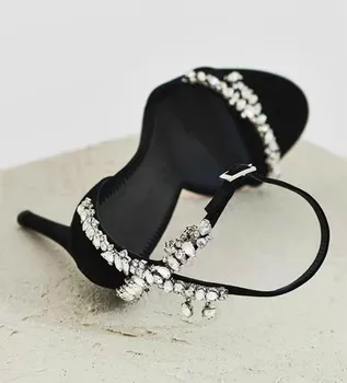 Suni elmas zincir sandalet kadın Avrupa ve Amerikan yeni siyah kelime toka seksi yüksek topuklu stiletto yaz