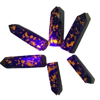Yooperlite Doğal UV Reaktif Kristal Noktası Değnek Alev Taş Taşlar Kuvars Sütun Büyücülük Odası Dekorasyon Ev Dekor için